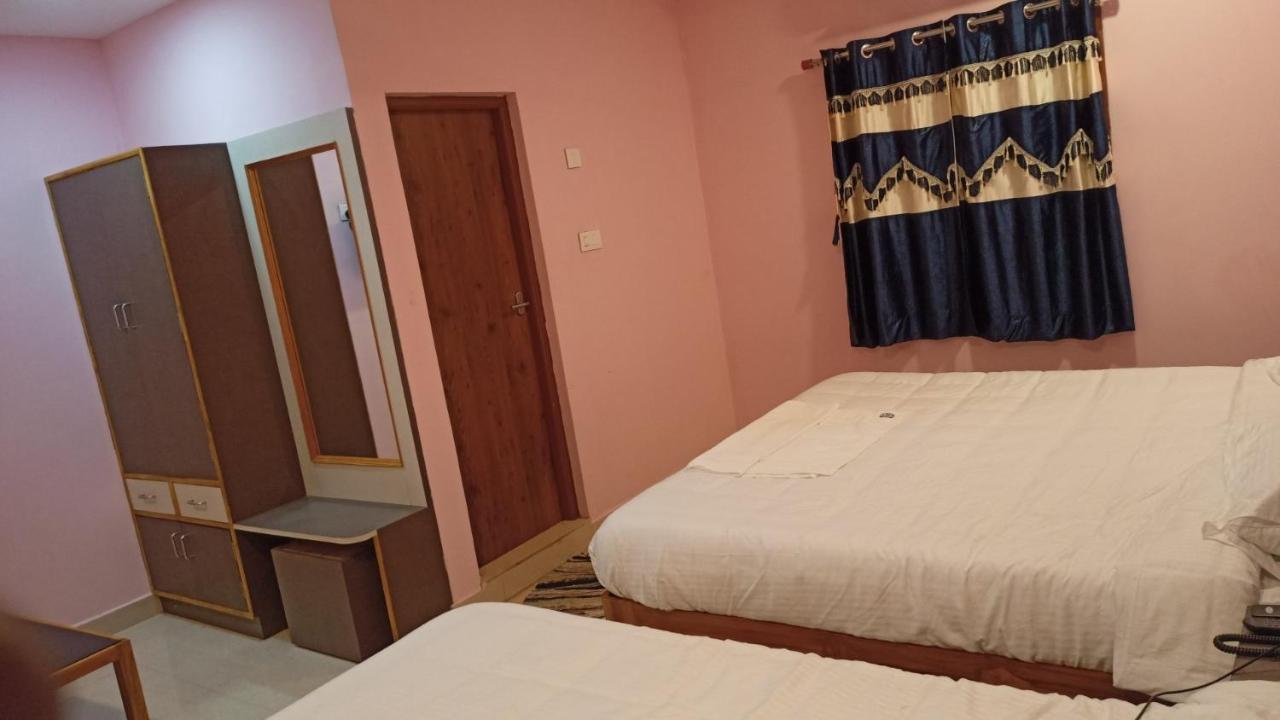 מלון קראיקודי Aarthi Residency מראה חיצוני תמונה